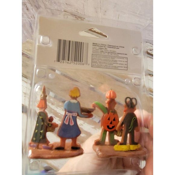 Lemax trick or treat sugar spice Halloween people gingerbread village new - Picture 4 of 4